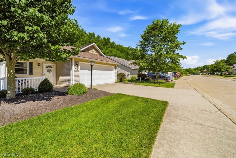 7618 Willow Woods Drive, North Olmsted, OH - Photo 3