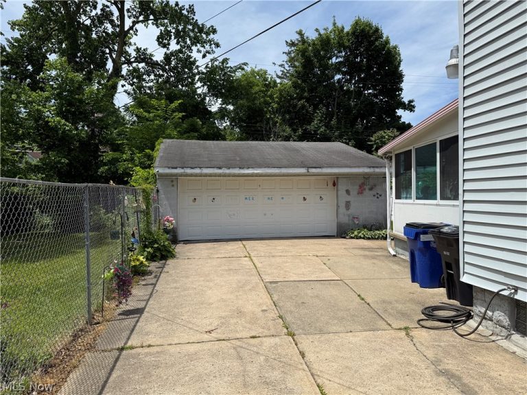 4138 142nd Street, Cleveland, OH - Photo 6