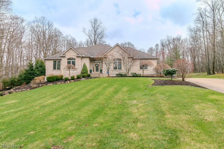 11565 Robin Wood Lane, Chagrin Falls, OH - Photo 3