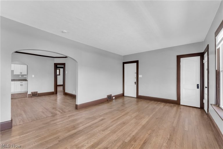 4700 Rockwood Road #2/UP, Garfield Heights, OH - Photo 5