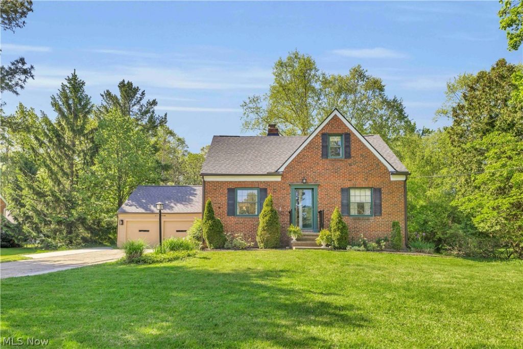 950 Sprague Road, Broadview Heights, OH
