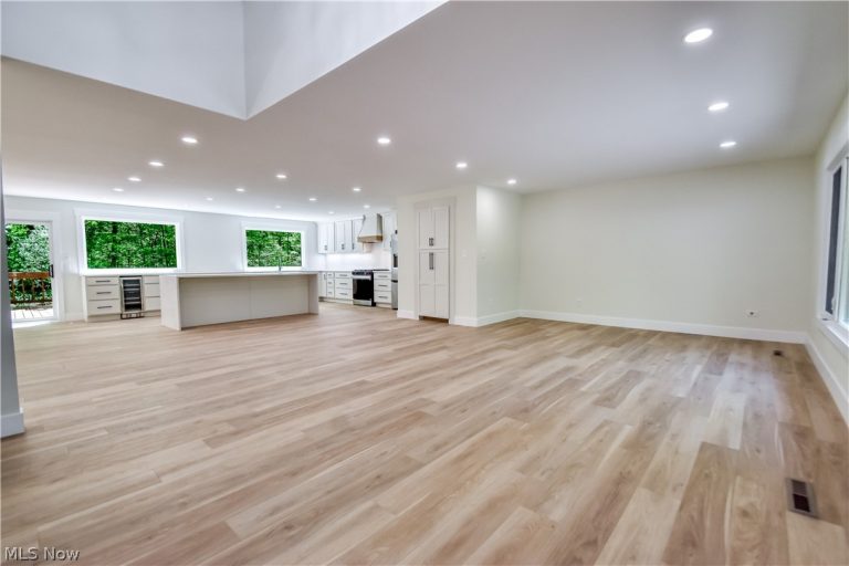 19121 Brewster Road, Aurora, OH - Photo 4