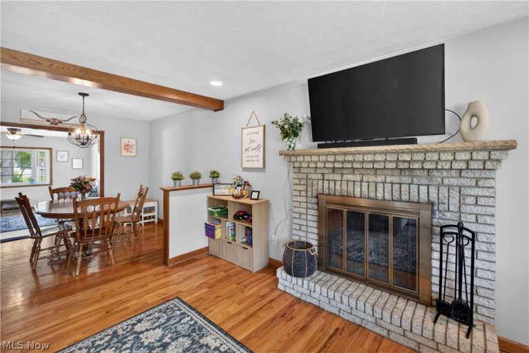 35577 Freed Drive, Eastlake, OH - Photo 6