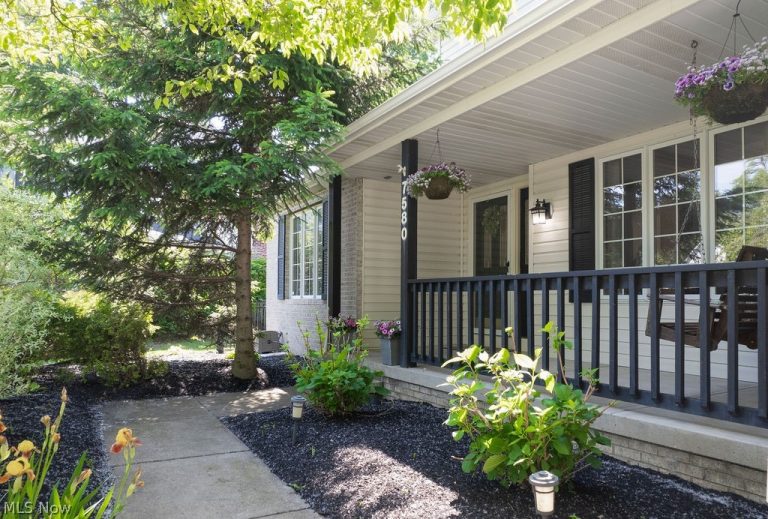 7580 Captains Court, Mentor, OH - Photo 2