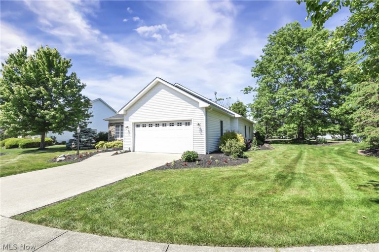 39282 Camelot Way, Avon, OH - Photo 6