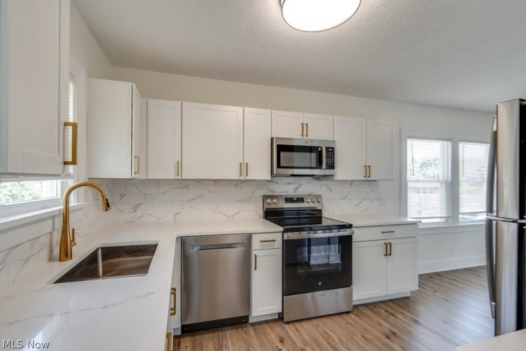 4808 Pearl Road, Cleveland, OH - Photo 4