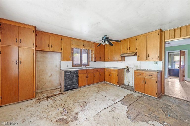 70 5th Street, Berea, OH - Photo 2