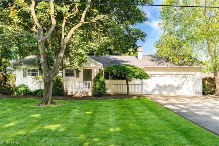 7505 Ivydale Avenue, North Canton, OH, 44720