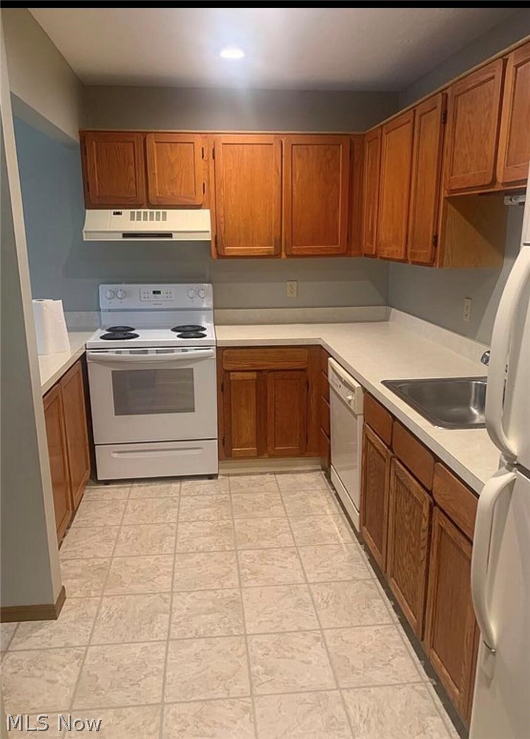 1440 Cedarwood Drive #H, Westlake, OH - Photo 3