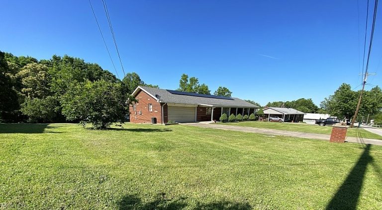 61 Oak Drive, Spencer, WV - Photo 2