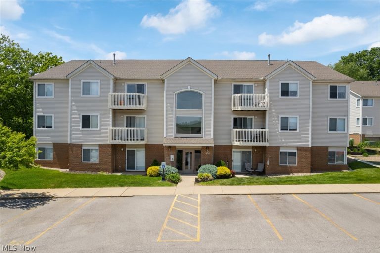 1456 Buckingham Gate A Boulevard, Cuyahoga Falls, OH, 44221
