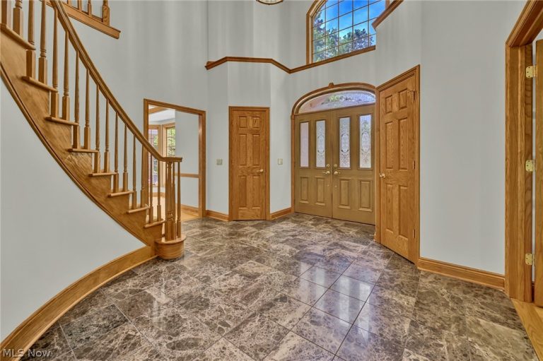 9155 Woods Way Drive, Kirtland, OH - Photo 3