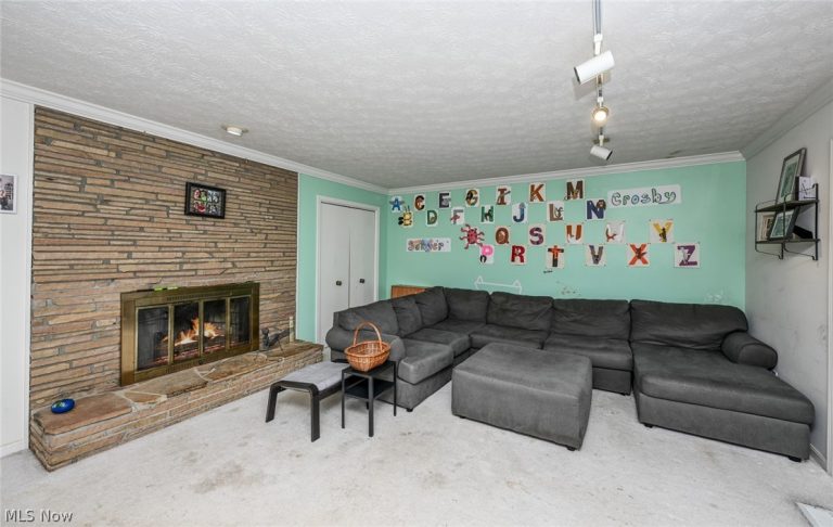 3379 Smith Road, Fairlawn, OH - Photo 3