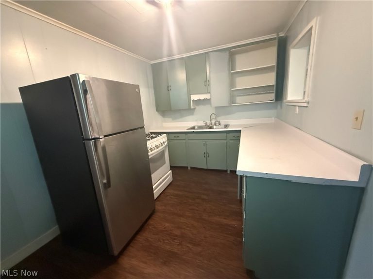 421 11th Street, Cambridge, OH - Photo 3