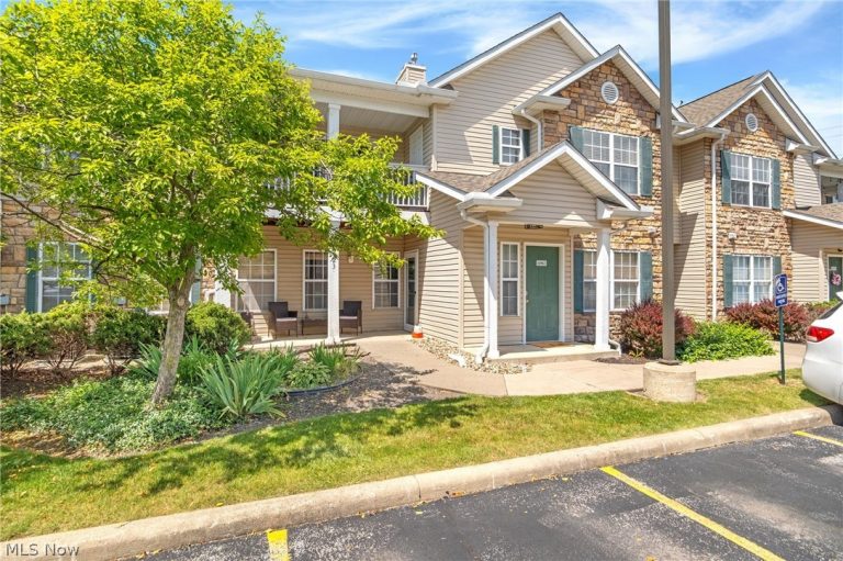 14943 Lenox Drive #523, Strongsville, OH, 44136