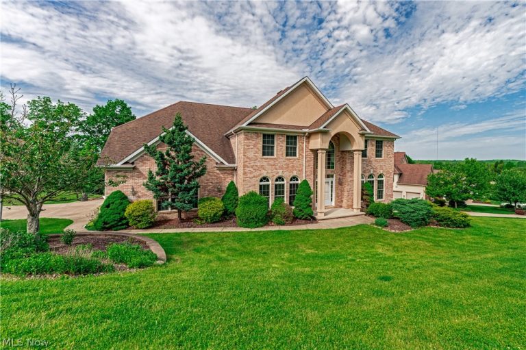 7635 Harley Hills Drive, North Royalton, OH - Photo 3