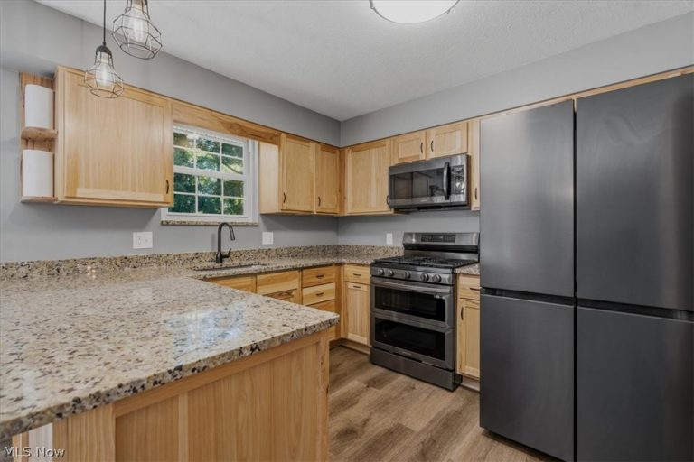 2098 Meadowview Drive, Parkersburg, WV - Photo 5