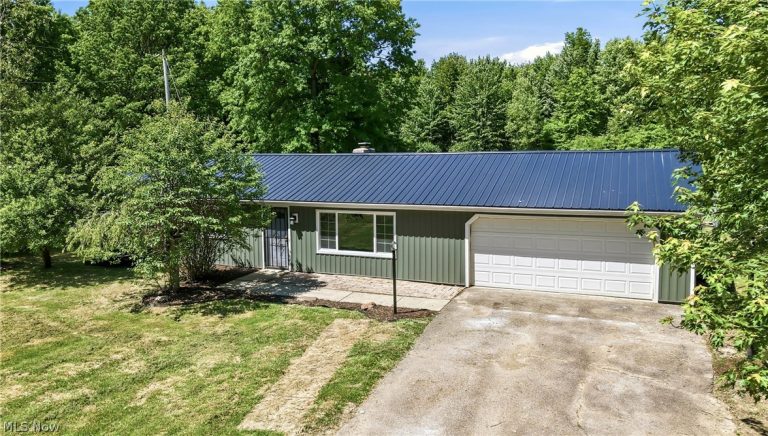 5423 Thompson Clark Road, Bristolville, OH - Photo 4