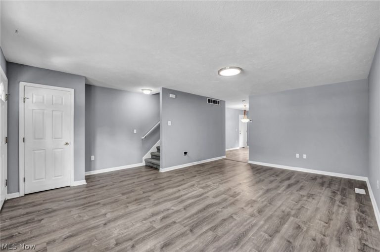2066 Liberty Road, Stow, OH - Photo 4
