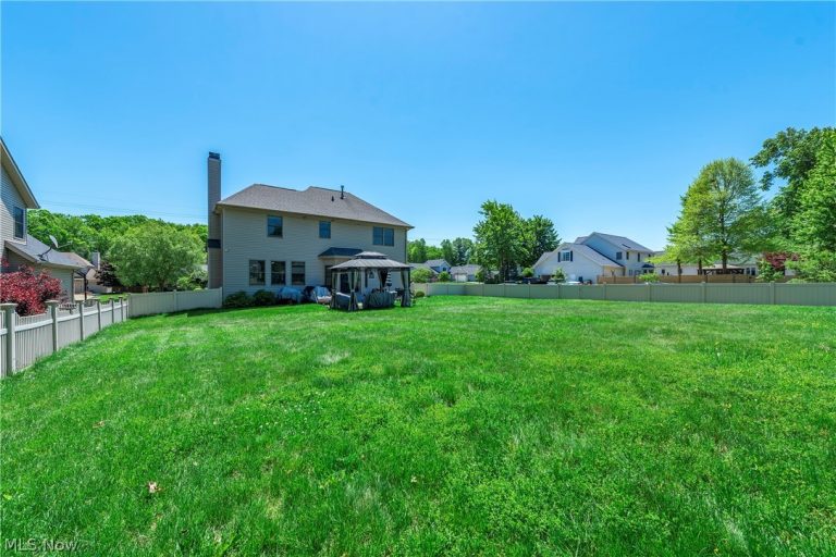 20424 Scotch Pine Way, Strongsville, OH - Photo 6