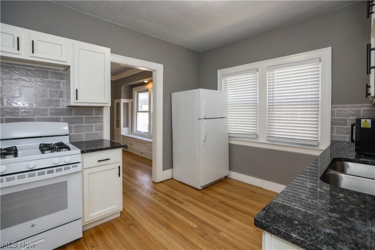 2075 Lewis Drive, Lakewood, OH - Photo 2