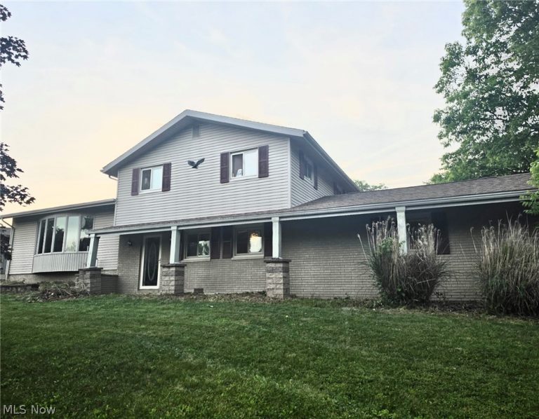 520 Brookpark Drive, Cuyahoga Falls, OH - Photo 3