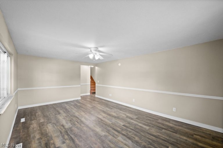 11 Roberts Drive, Belpre, OH - Photo 5