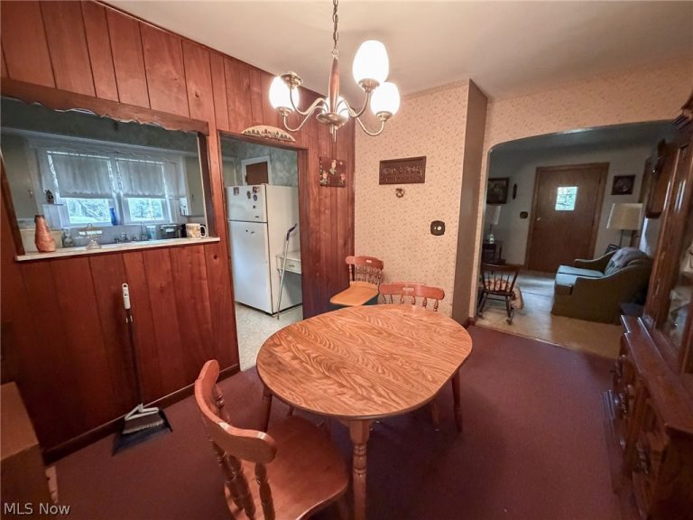8060 Paulin Drive, Youngstown, OH - Photo 5