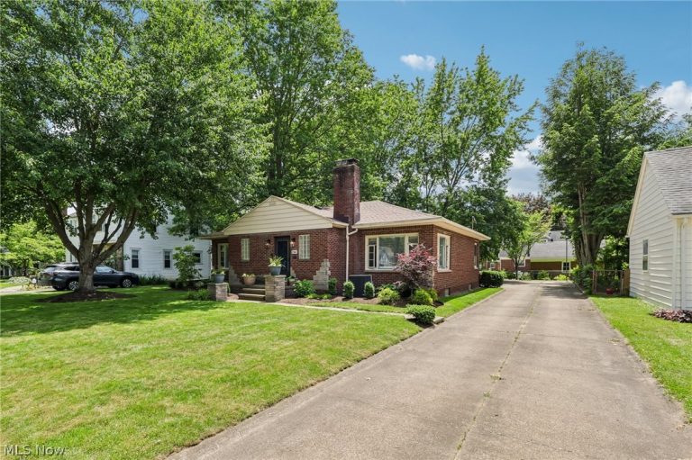 214 Kenwick Drive, Akron, OH - Photo 2