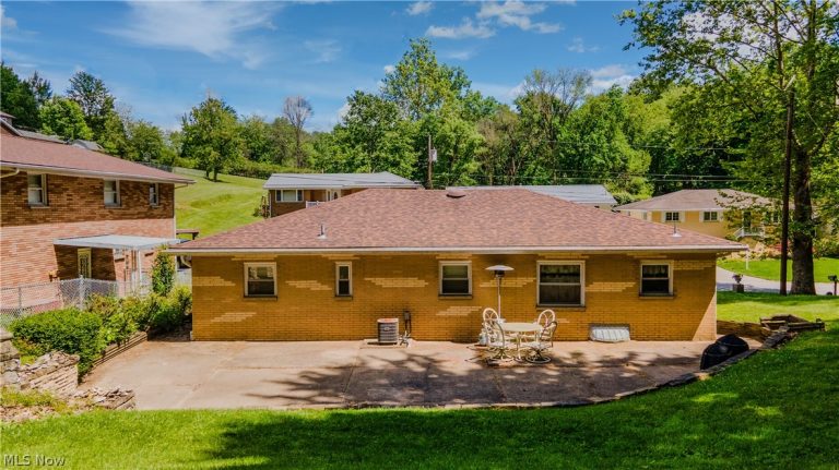 136 McHendry Street, Weirton, WV - Photo 4