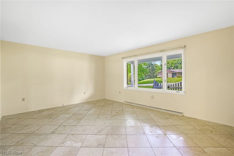 5715 Comanche Street, North Canton, OH - Photo 6