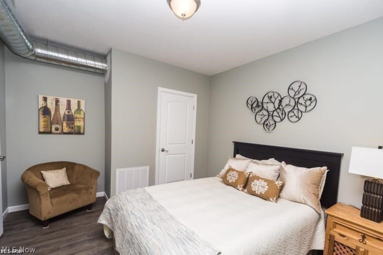 14814 Clifton Boulevard #407, Lakewood, OH - Photo 2