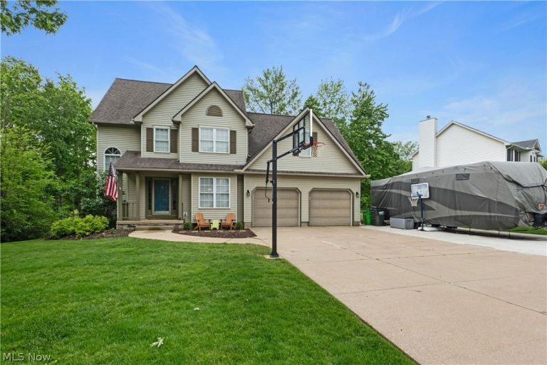 2024 Deer Meadow Boulevard, Streetsboro, OH - Photo 2