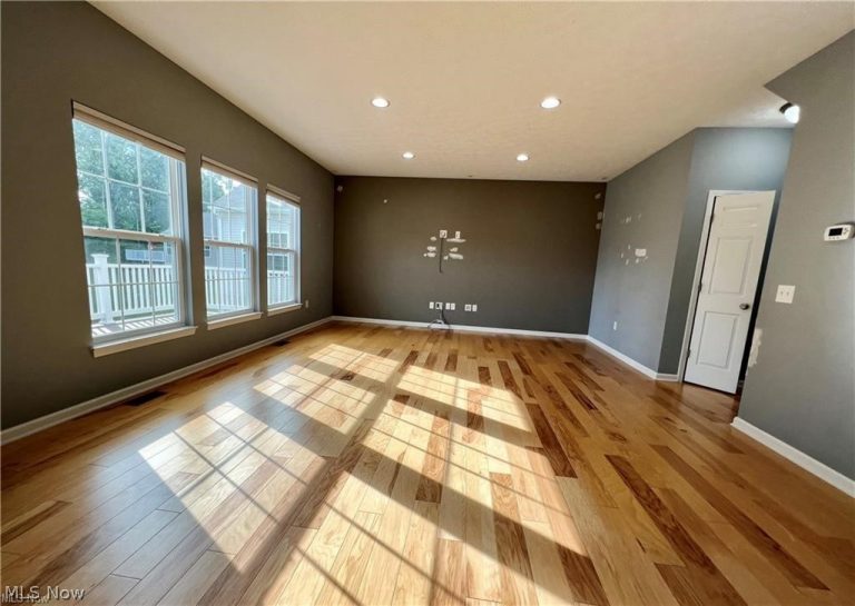 10454 Dogwood Drive, Aurora, OH - Photo 4
