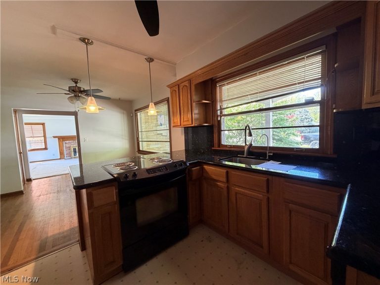 4808 Monticello Boulevard, Richmond Heights, OH - Photo 4