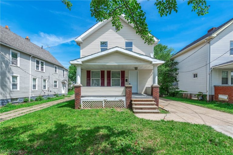 8005 Vineyard Avenue, Cleveland, OH - Photo 3