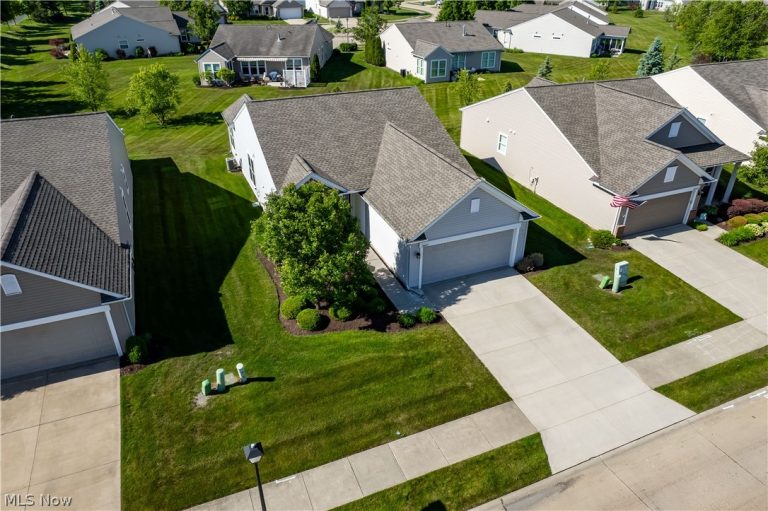 38435 Revere Drive, North Ridgeville, OH - Photo 3