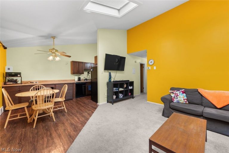 21834 River Oaks Drive #E2, Rocky River, OH - Photo 8