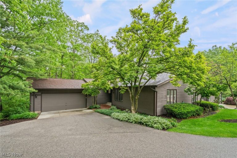 6791 Windward Hills, Brecksville, OH - Photo 2