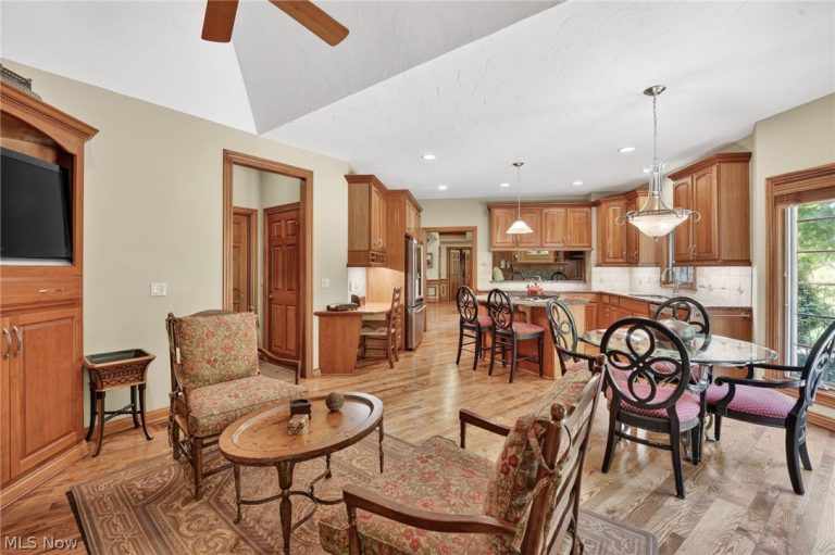 29998 Hilliard Boulevard, Westlake, OH - Photo 8