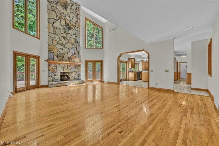 9155 Woods Way Drive, Kirtland, OH - Photo 8
