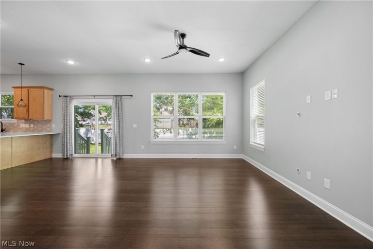 3675 Washington Park Boulevard, Newburgh Heights, OH - Photo 8