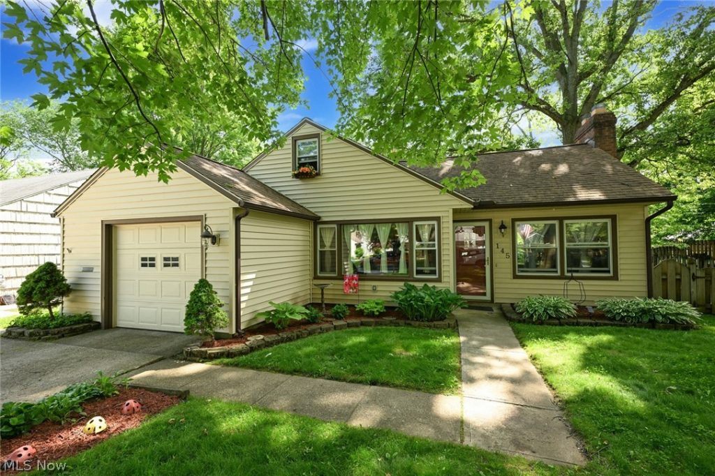 145 Edgewood Drive, Berea, OH