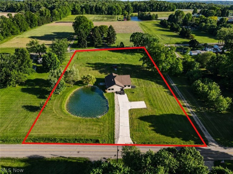 8099 Western Reserve Road, Canfield, OH - Photo 2