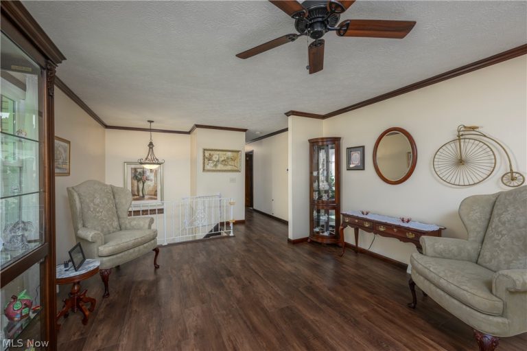 1300 Hyacinth Drive, North Canton, OH - Photo 4