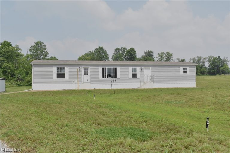 2780 Columbiana Road, New Springfield, OH - Photo 2