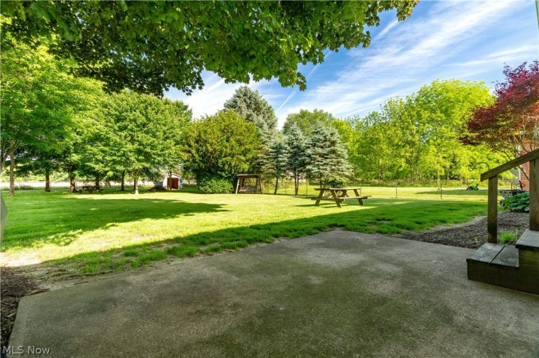 7505 Ivydale Avenue, North Canton, OH - Photo 5