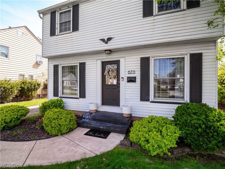 6711 Parma Park Boulevard, Parma Heights, OH - Photo 4