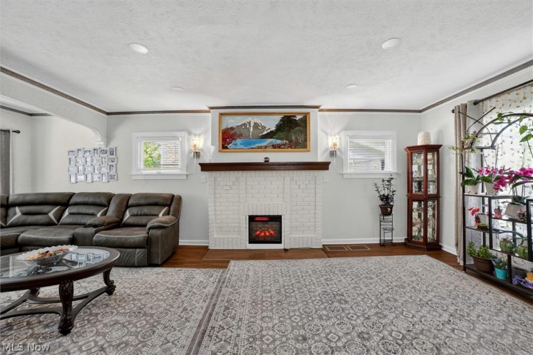 1066 Nela View Road, Cleveland Heights, OH - Photo 5