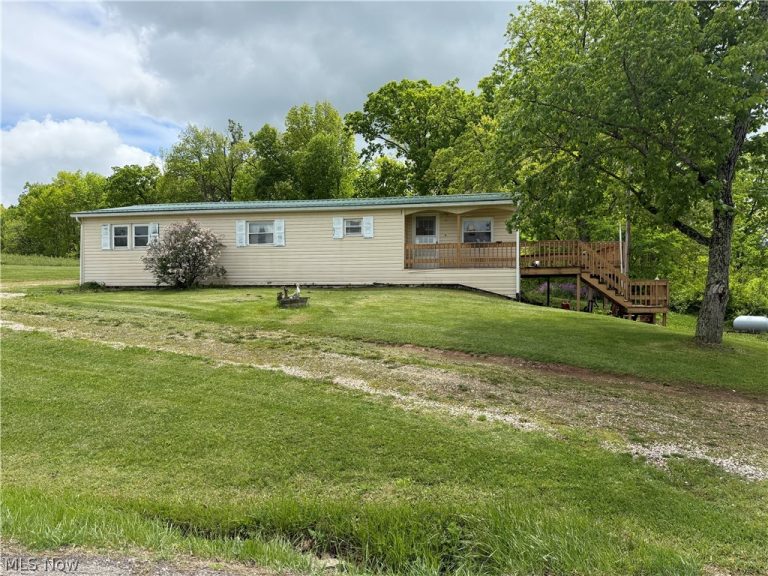 54552 Sarahsville Road, Senecaville, OH - Photo 3